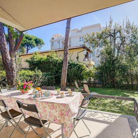 Casa Maddalena Al Mare 600M From Sea - Happy Rentals مارينا دي بييتراسانْت المظهر الخارجي الصورة