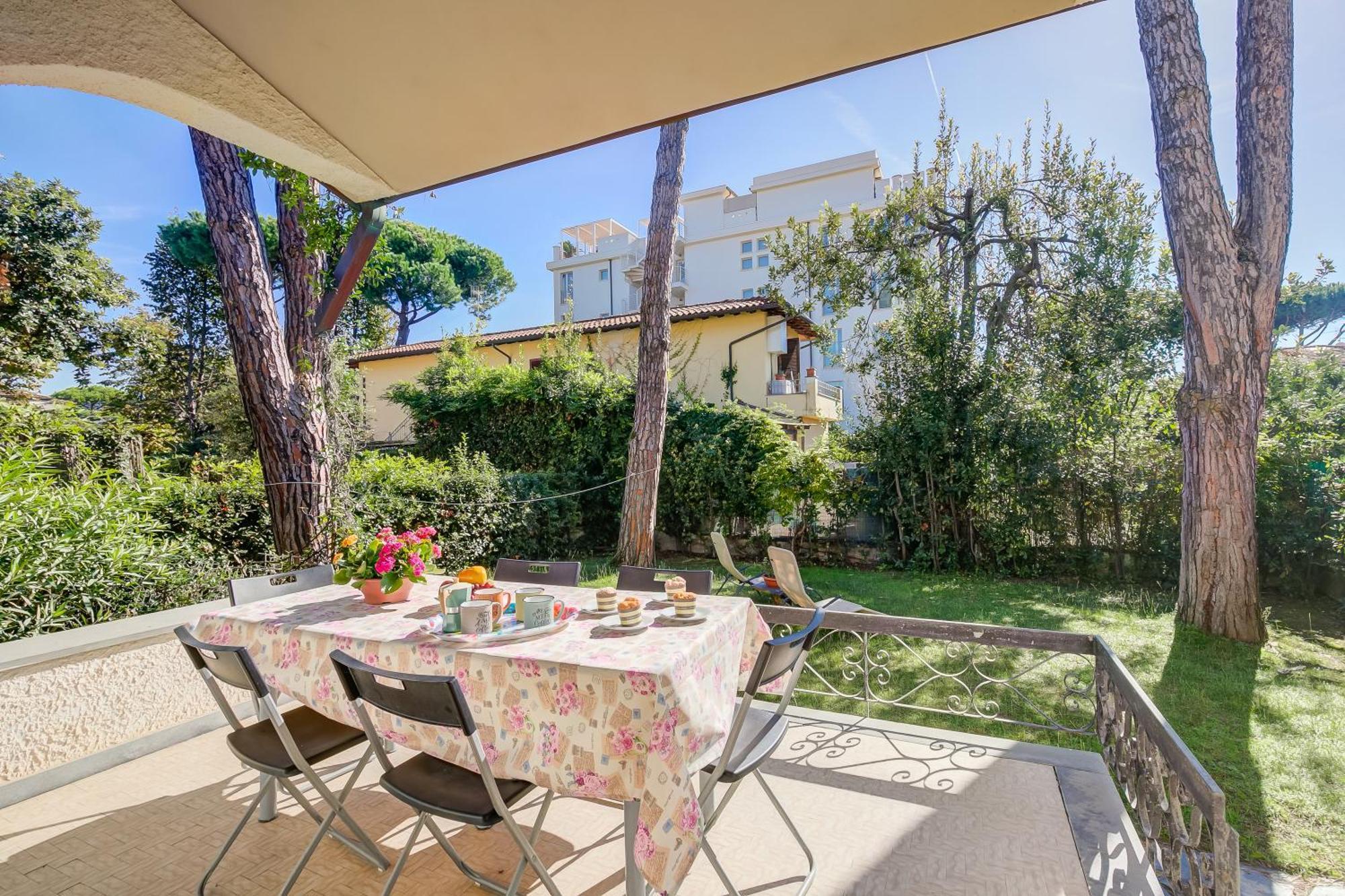 Casa Maddalena Al Mare 600M From Sea - Happy Rentals مارينا دي بييتراسانْت المظهر الخارجي الصورة