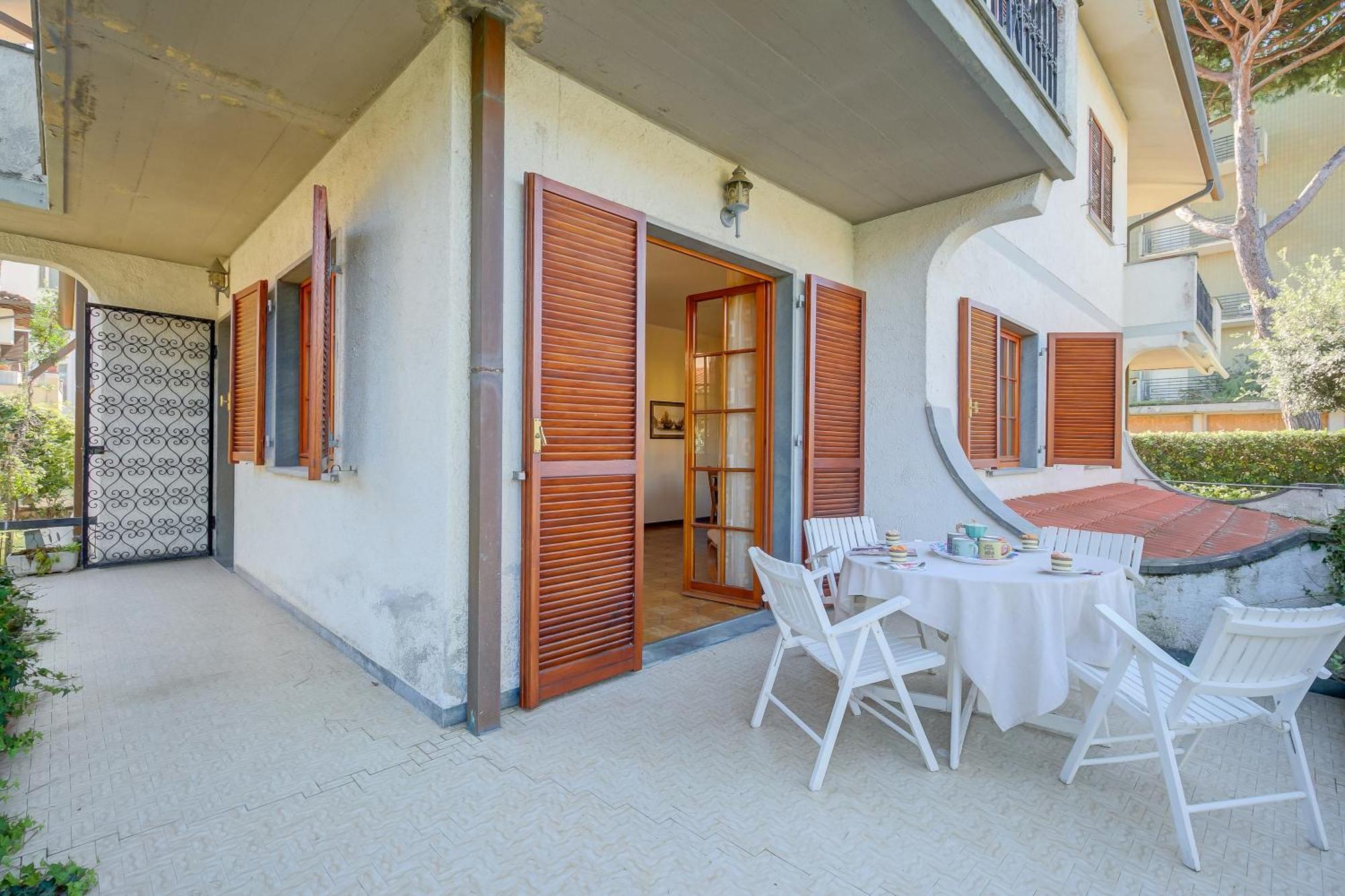 Casa Maddalena Al Mare 600M From Sea - Happy Rentals مارينا دي بييتراسانْت المظهر الخارجي الصورة