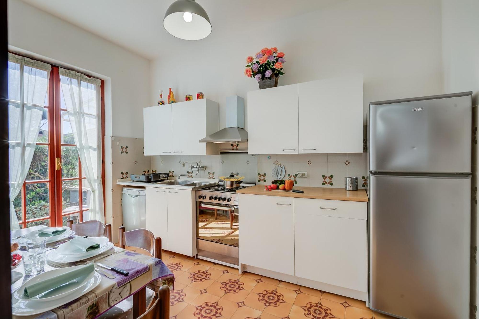 Casa Maddalena Al Mare 600M From Sea - Happy Rentals مارينا دي بييتراسانْت المظهر الخارجي الصورة